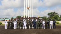 Keluarga besar TNI Kota Batam Ziarah dan Tabur Bunga di TMP Bulan Gebang Batuaji. ist