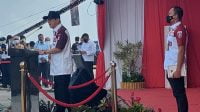 Menteri Hukum dan HAM, Yasonna Lolly memberijan pengarahan dalam apel nasional gabungan pengalaman keimigrasian di Batam. Ist