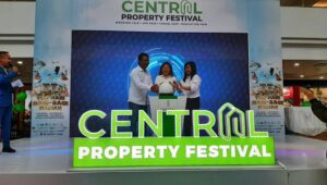 CEO Central Group, Princip Muljadi memberikan penjelasan terkait proyek prestisius Central di Mega Mall. foto merlin