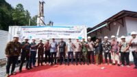 Jajaran Managem PLN Batam saat menghadiri peluncuran pembangkit kelistrik di Pulau Sabang. foto er
