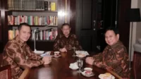 Dua tokoh senior nasional, Prabowo Subianto dan Soesilo Bambang Yudhoyono bertemu. foto internet