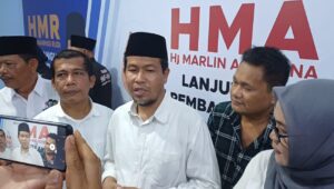 Koordinator Relawan HMR-HMA, Sudirman Dianto memberikan penjelasan ke awak media. foto ays